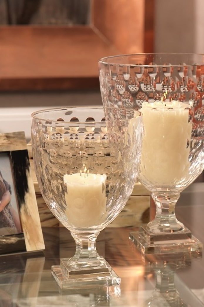 Velas em vasos