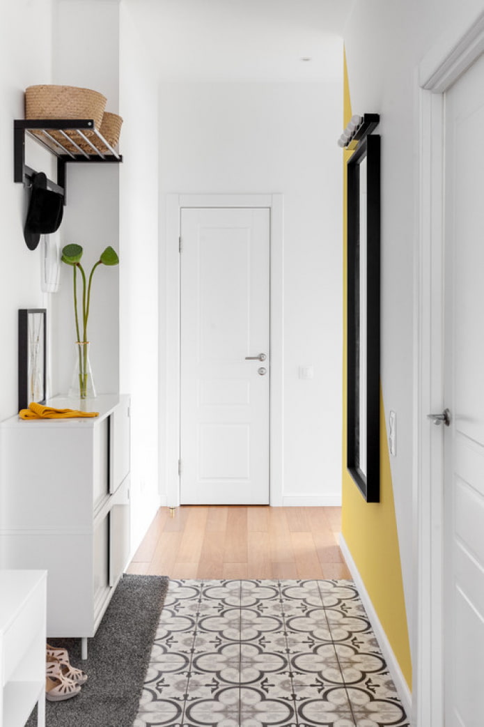 corredor com detalhes brilhantes