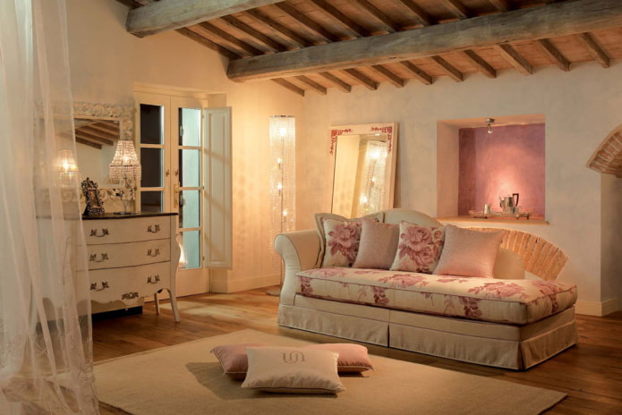 pufe no interior no estilo provençal