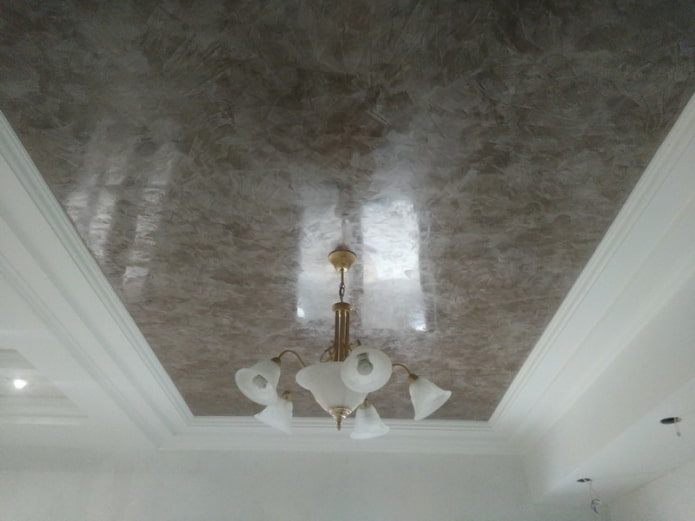 tecido tensionado sob gesso veneziano