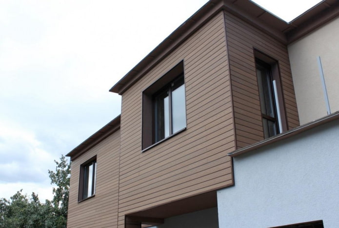 acabamento da fachada da casa com deck