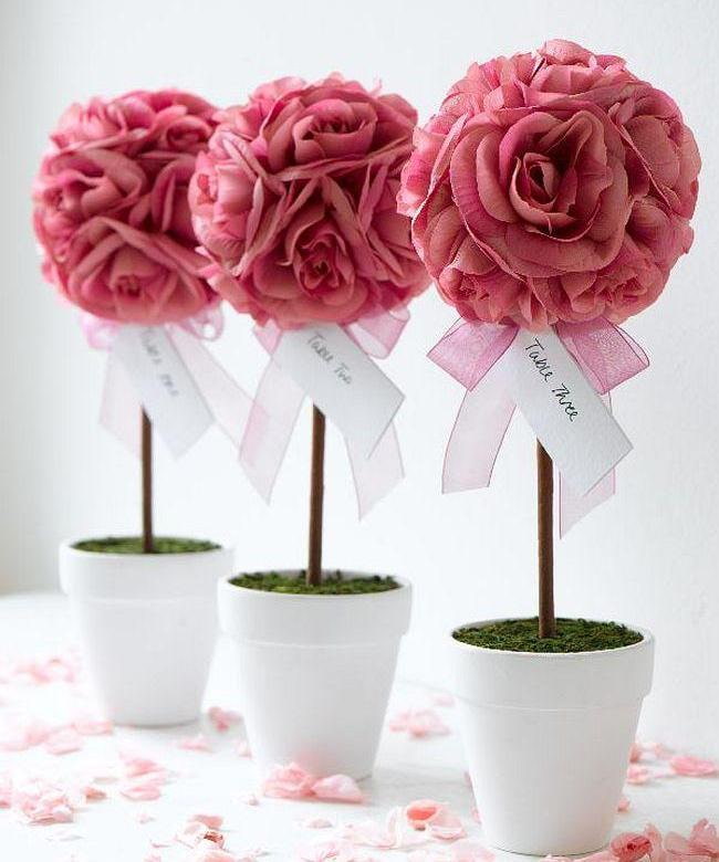 Rosas feitas de papel ondulado