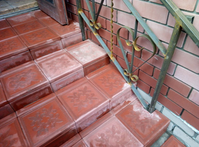 degraus com ladrilhos de rua