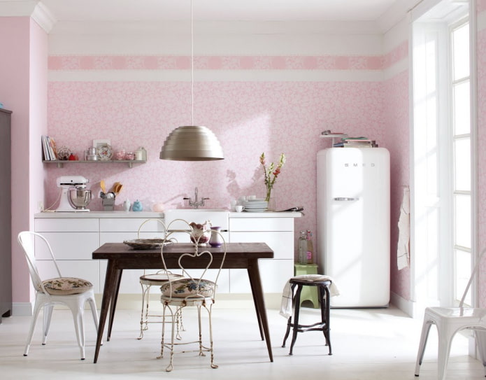 paredes rosa no interior da cozinha