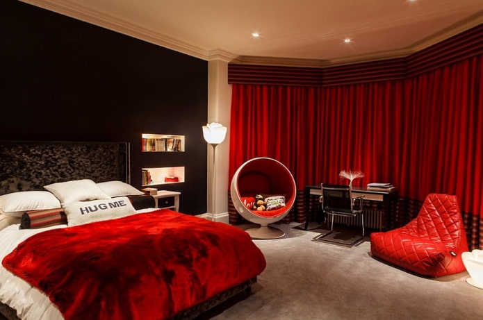 interior do quarto vermelho