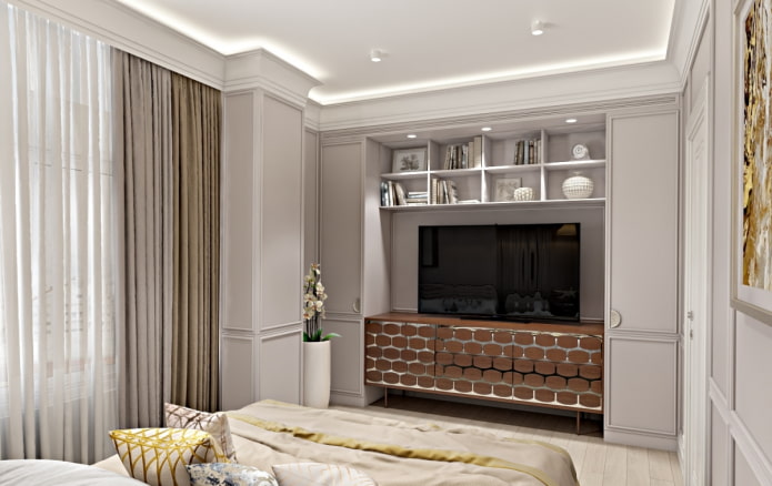 Suporte de TV no interior em estilo neoclássico