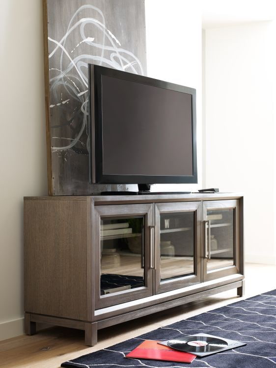 Suporte de TV com portas de vidro no interior