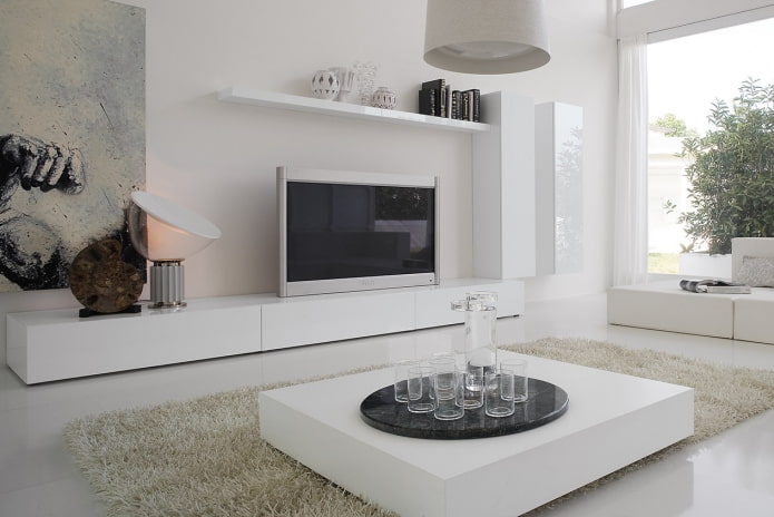 Suporte de TV em um interior minimalista