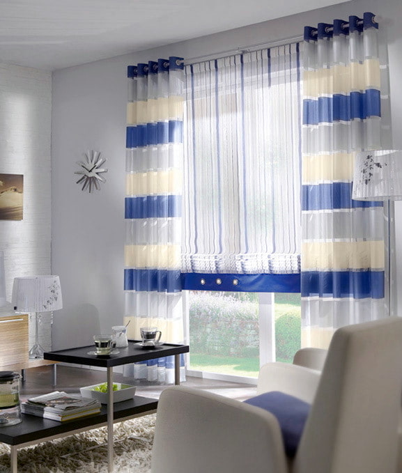 cortinas com ilhós em listras