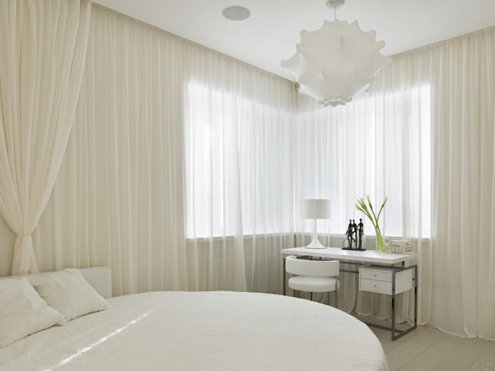 tule branco no quarto