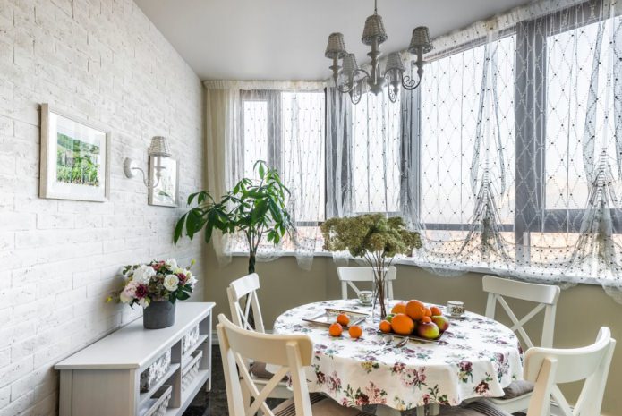 cortinas curtas na loggia