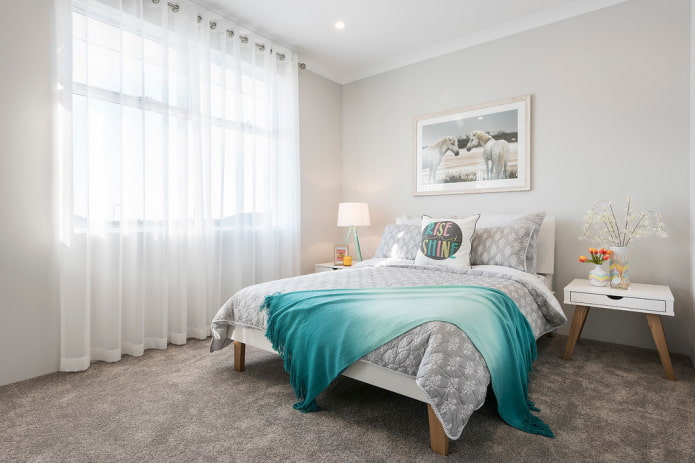 cortinas de tule com ilhós no quarto