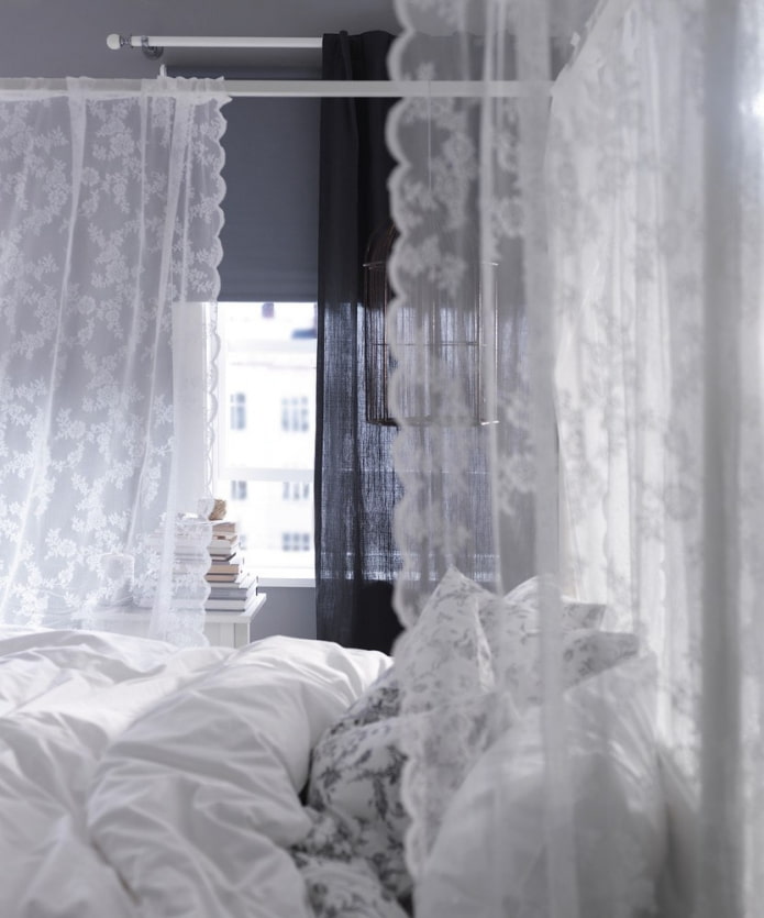 Cortinas de renda no quarto