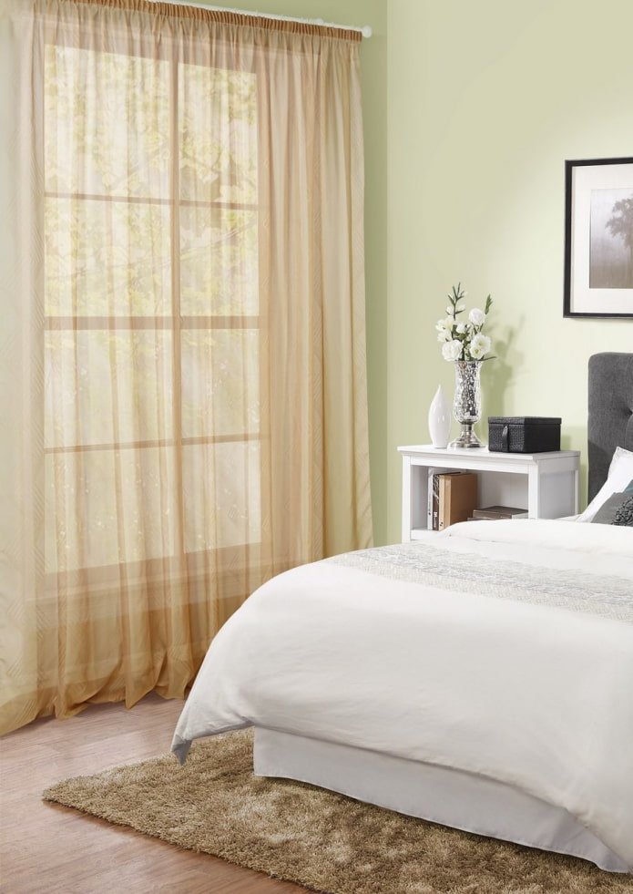 cortinas bege no quarto