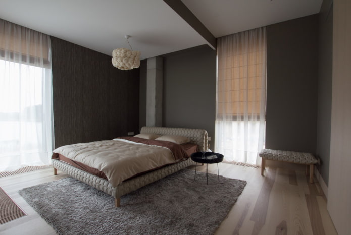 cortinas combinadas com persianas romanas no quarto