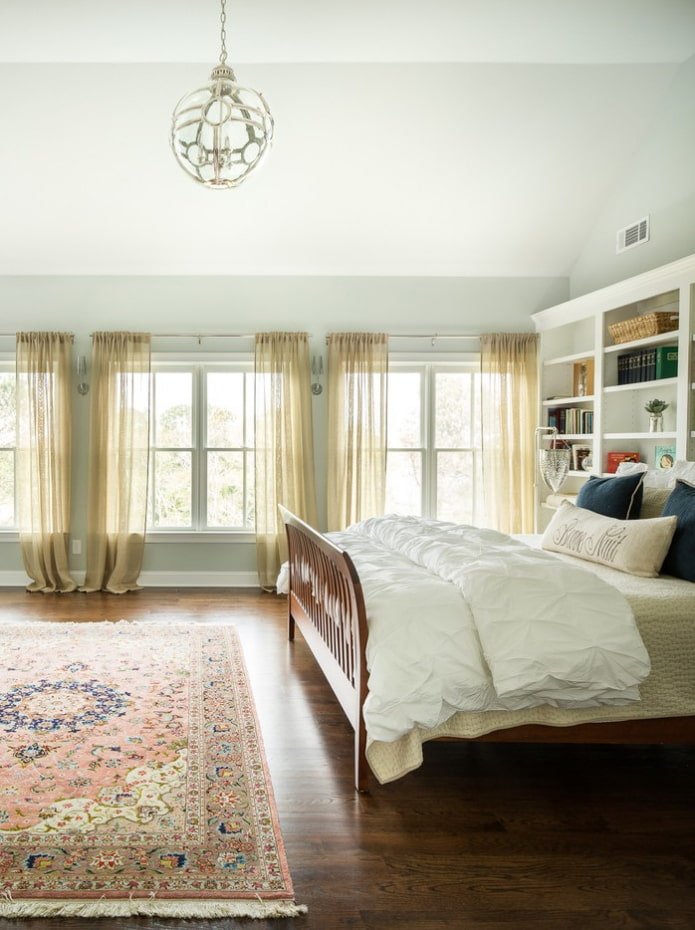 cortinas bege no quarto