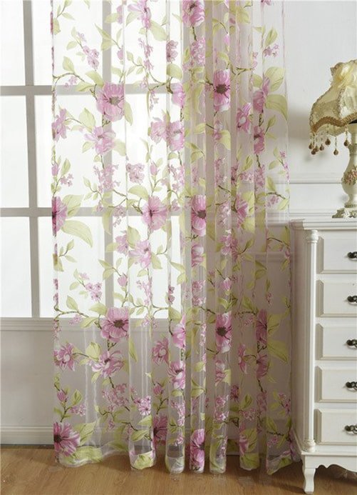 tule com flores