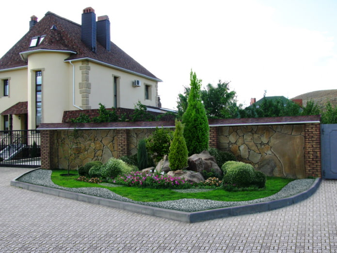 área de entrada de uma casa de campo
