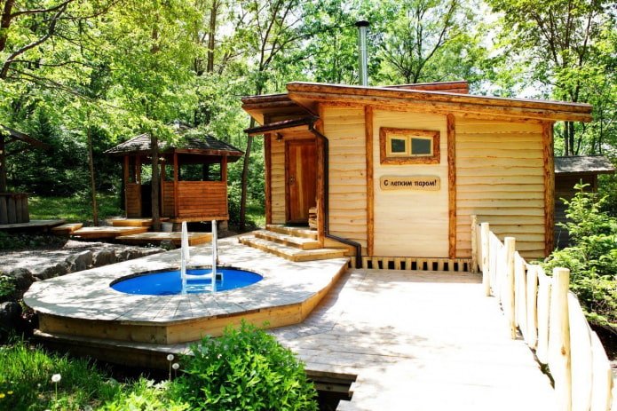 balneário de dacha com uma fonte