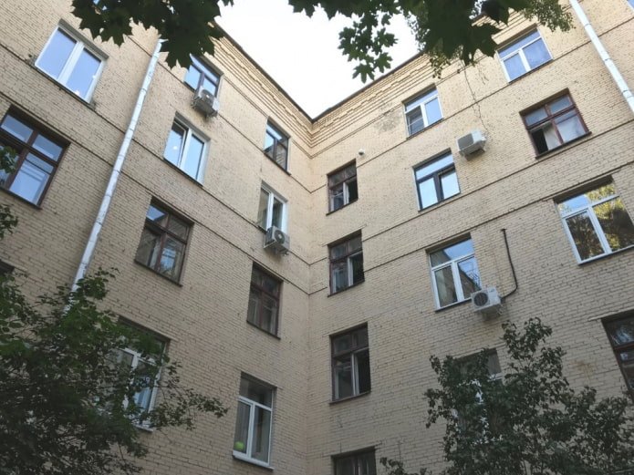 apartamento no canto interno da casa