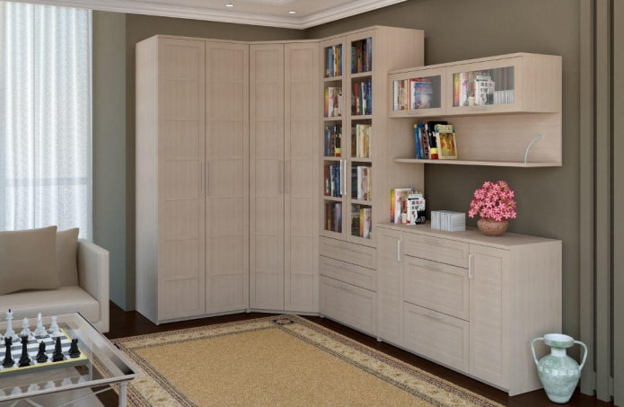 guarda-roupa de canto bege no corredor