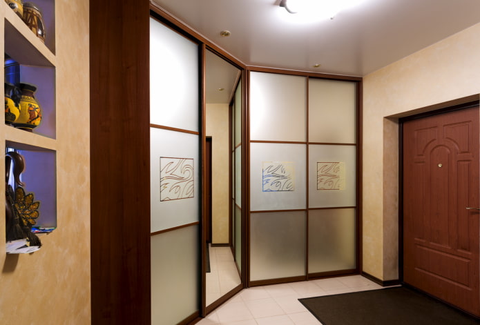 Portas com ornamento