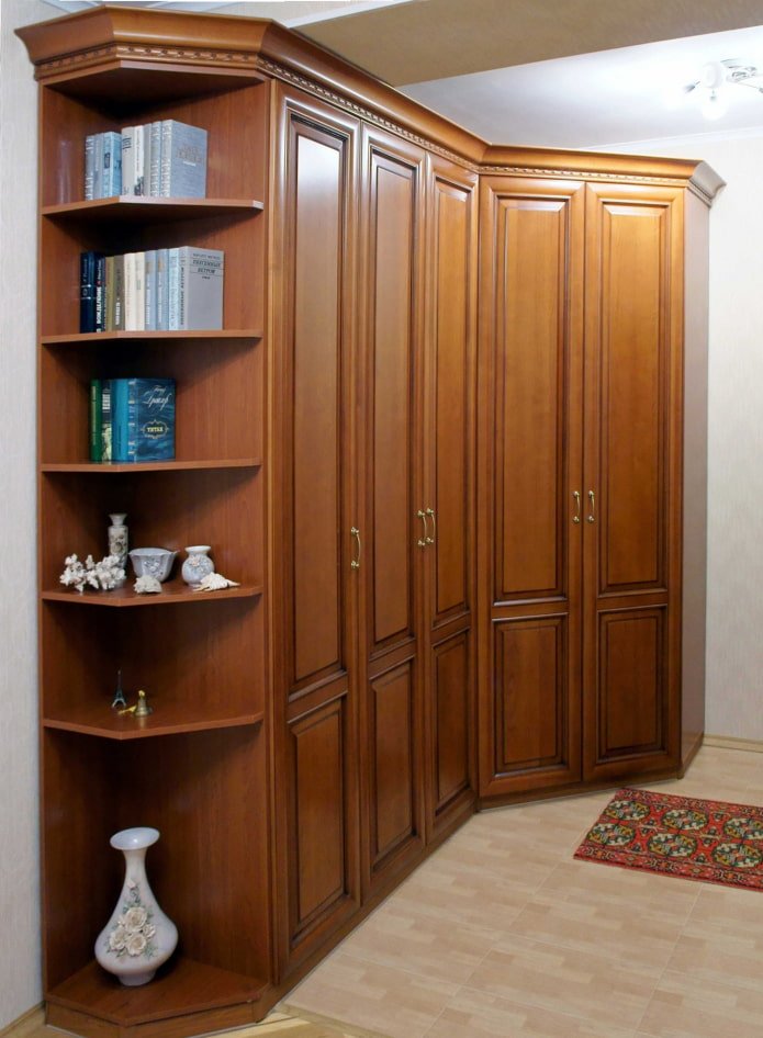 Guarda-roupa com portas de batente