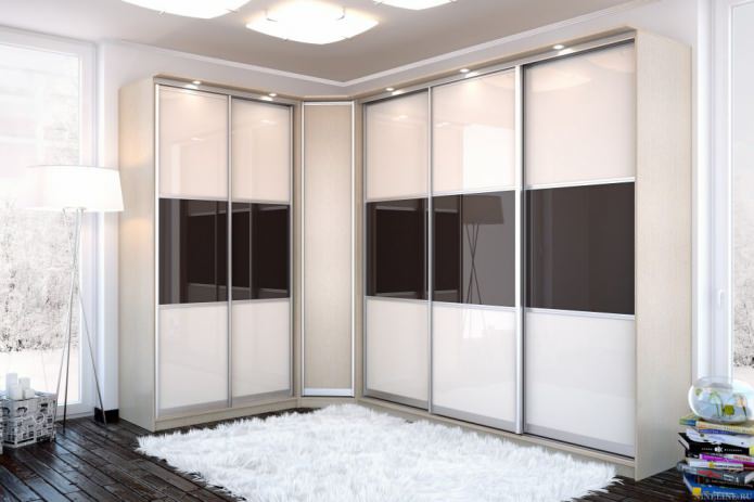 Design de um guarda-roupa de canto no quarto