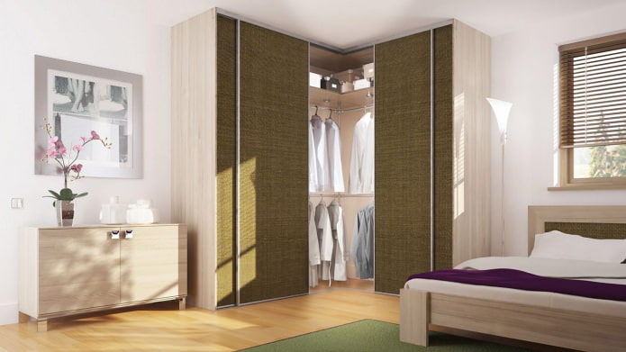 portas de correr para um guarda-roupa de canto no quarto