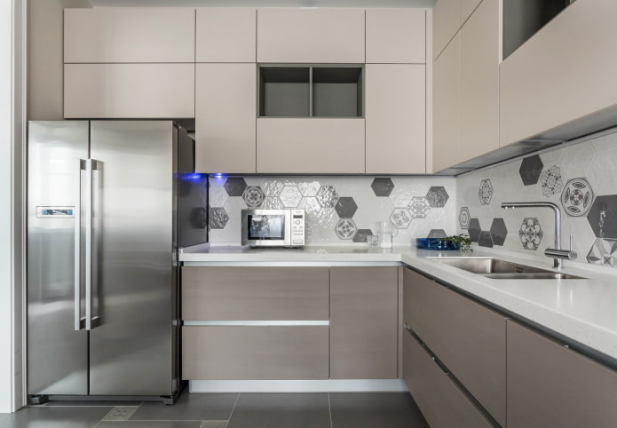 área de lavagem no interior da cozinha em forma de canto