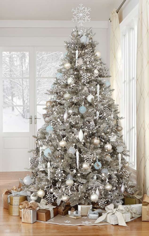 Árvore de Natal prateada