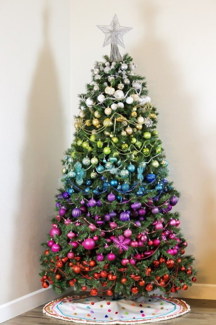 Árvore de Natal multicolorida