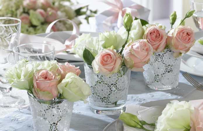 Flores na mesa