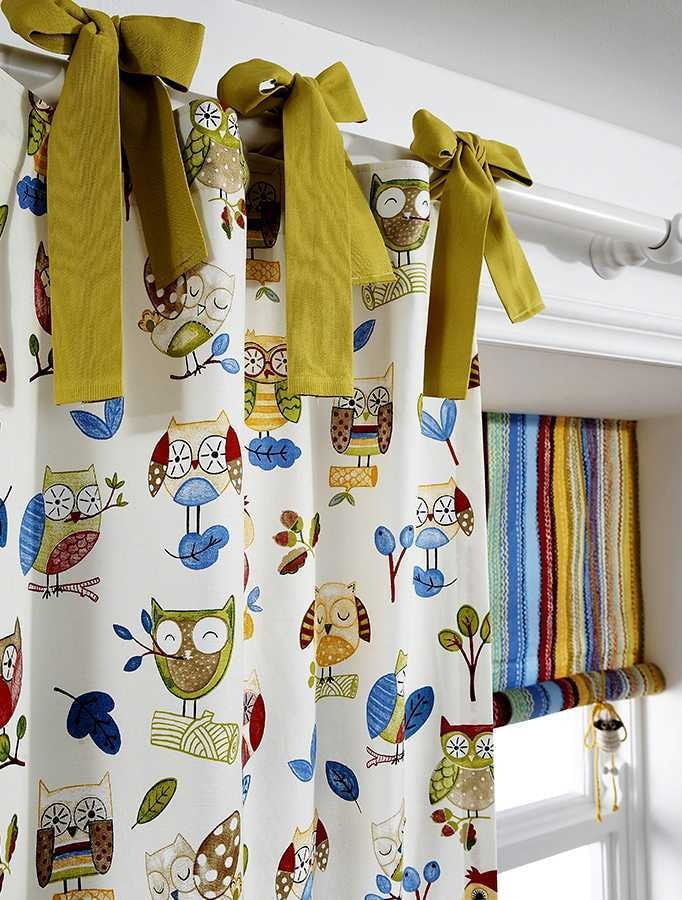 Laços em um quarto infantil