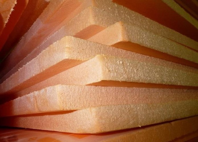 Várias placas de espuma de poliestireno