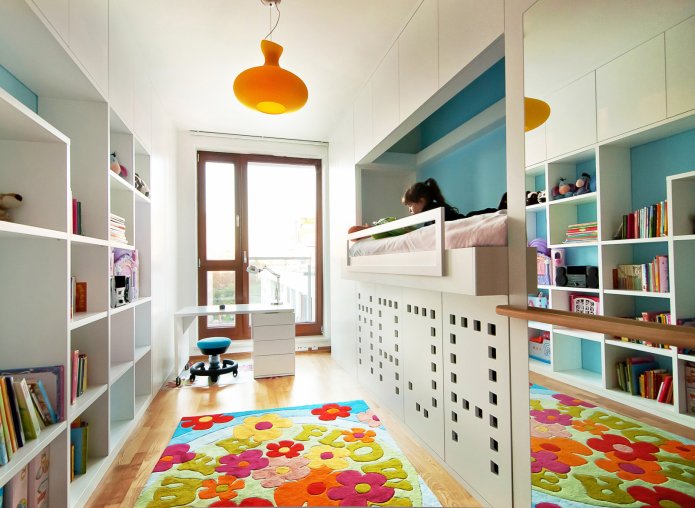 móveis de armário em um quarto infantil