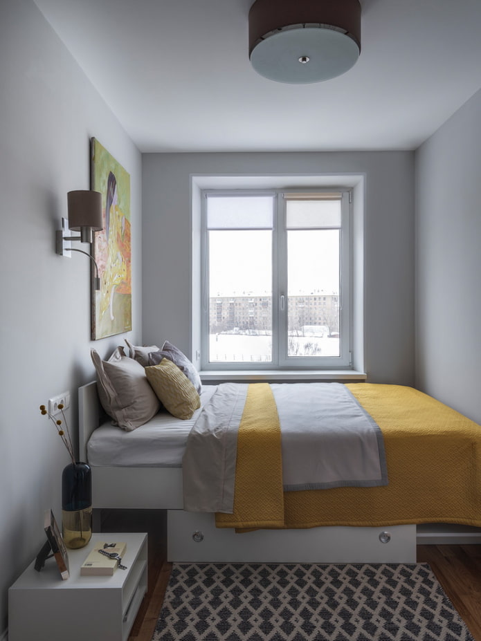 acabamento de piso em um quarto em um edifício Khrushchev