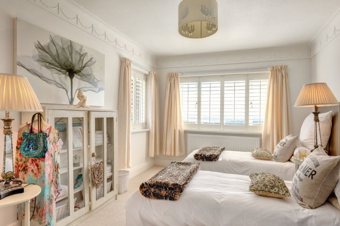 quarto estreito em estilo shabby chic