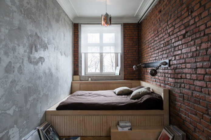 quarto estilo loft em um edifício Khrushchev