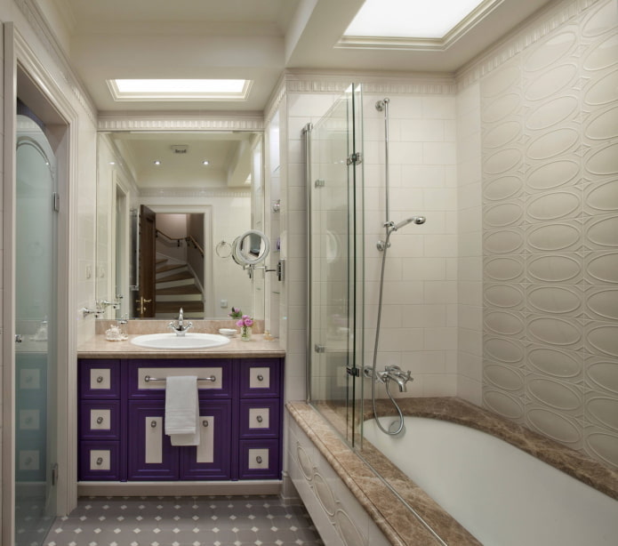 Banheiro decorado com azulejos