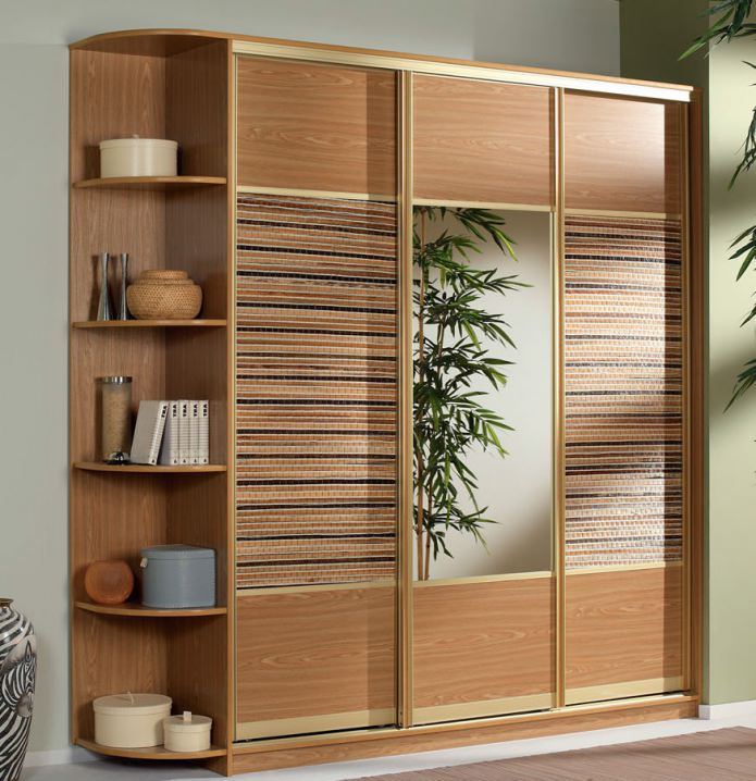 guarda-roupa deslizante com inserções de bambu