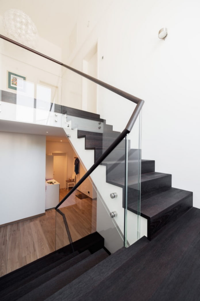 escada moderna na casa