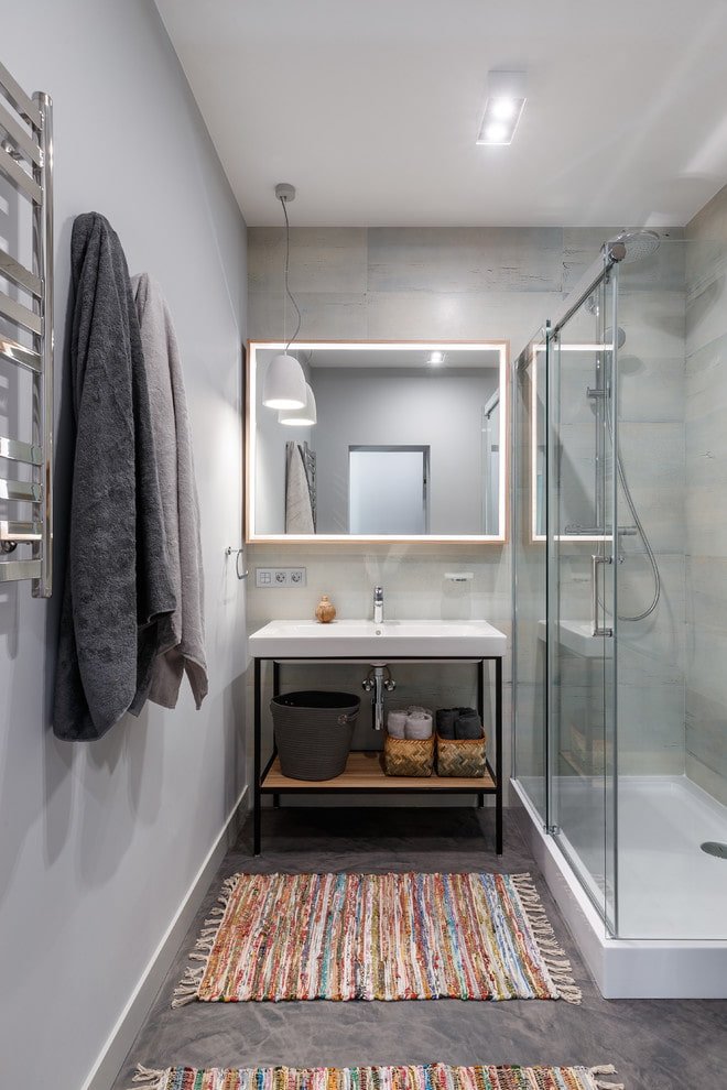 Tapetes têxteis em um interior moderno