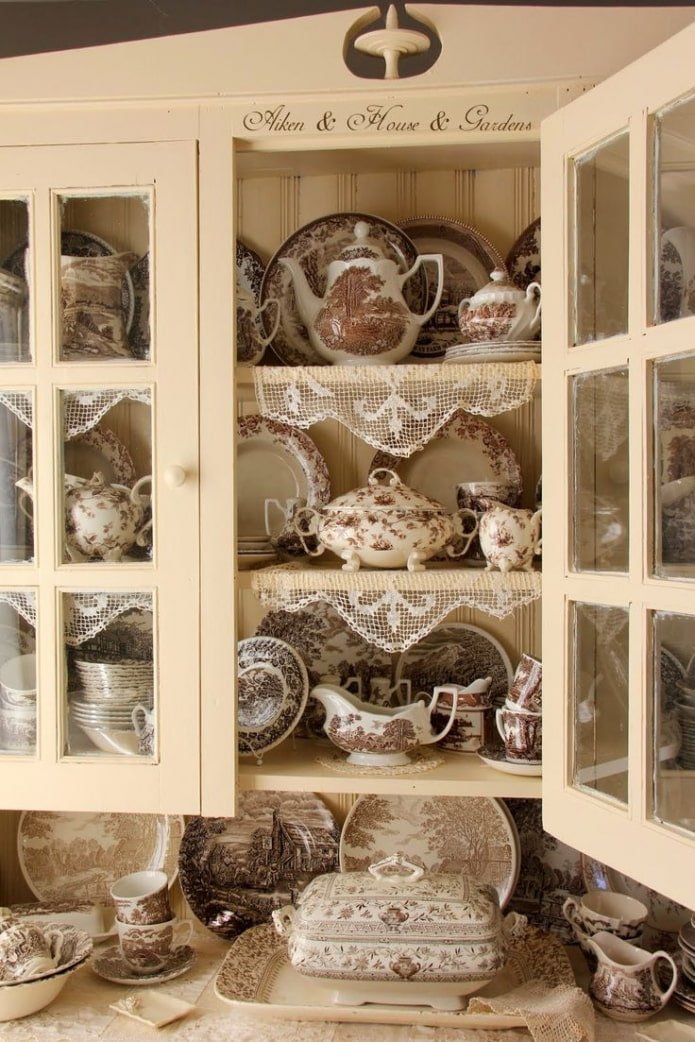 louças de porcelana estilo vintage