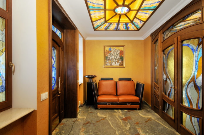 modelo de porta de entrada em estilo Art Nouveau