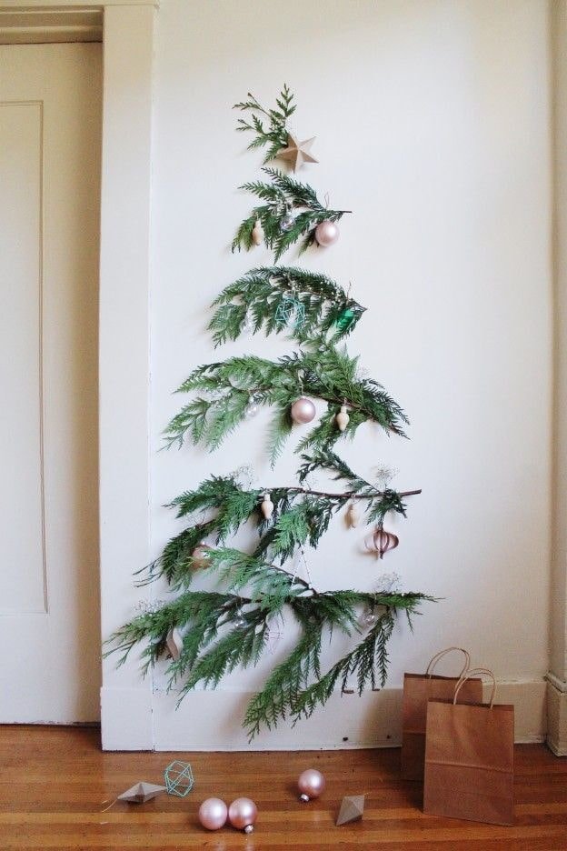 Árvore de Natal feita de galhos