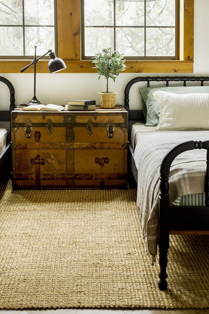 cômoda perto da cama