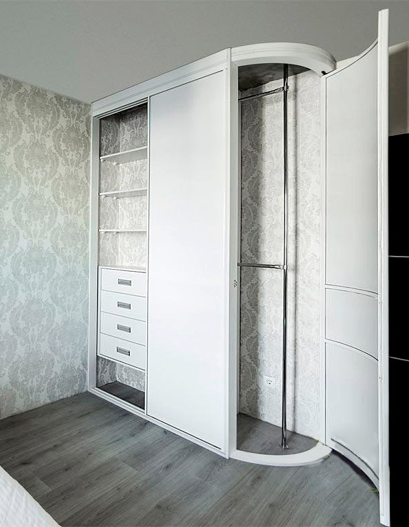 Guarda-roupa de raio com barra vertical