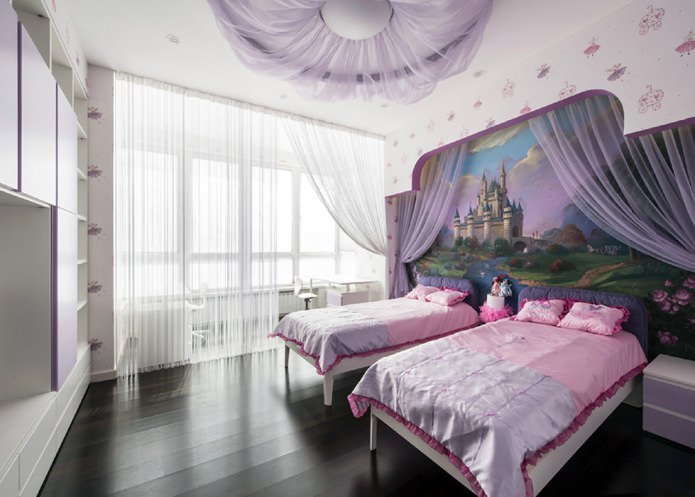 quarto infantil com laminado escuro