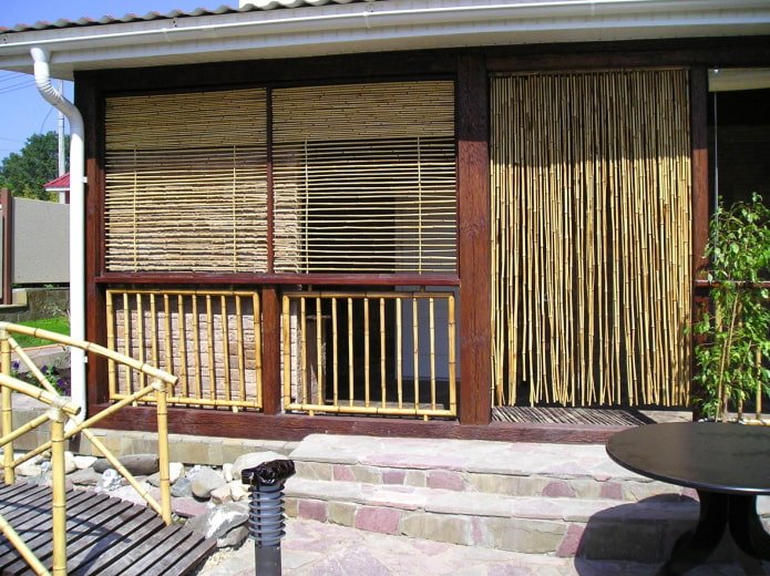 Cortinas de bambu para um gazebo